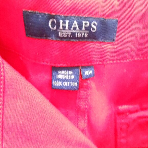 Chap's Women's Red Shorts Flat Front Pockets w/Gold Buttons Hi Rise-Size 16W - Picture 3 of 4